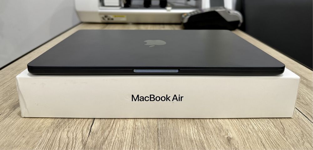 Apple MacBook Air 13" 2022 M2 8/256 Midnight МАГАЗИН ГАРАНТІЯ 950$