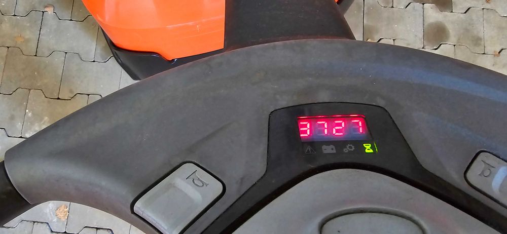 Wózek paletowy BT SWE 200 niski maszt wstępne podnoszenie wideł Toyota