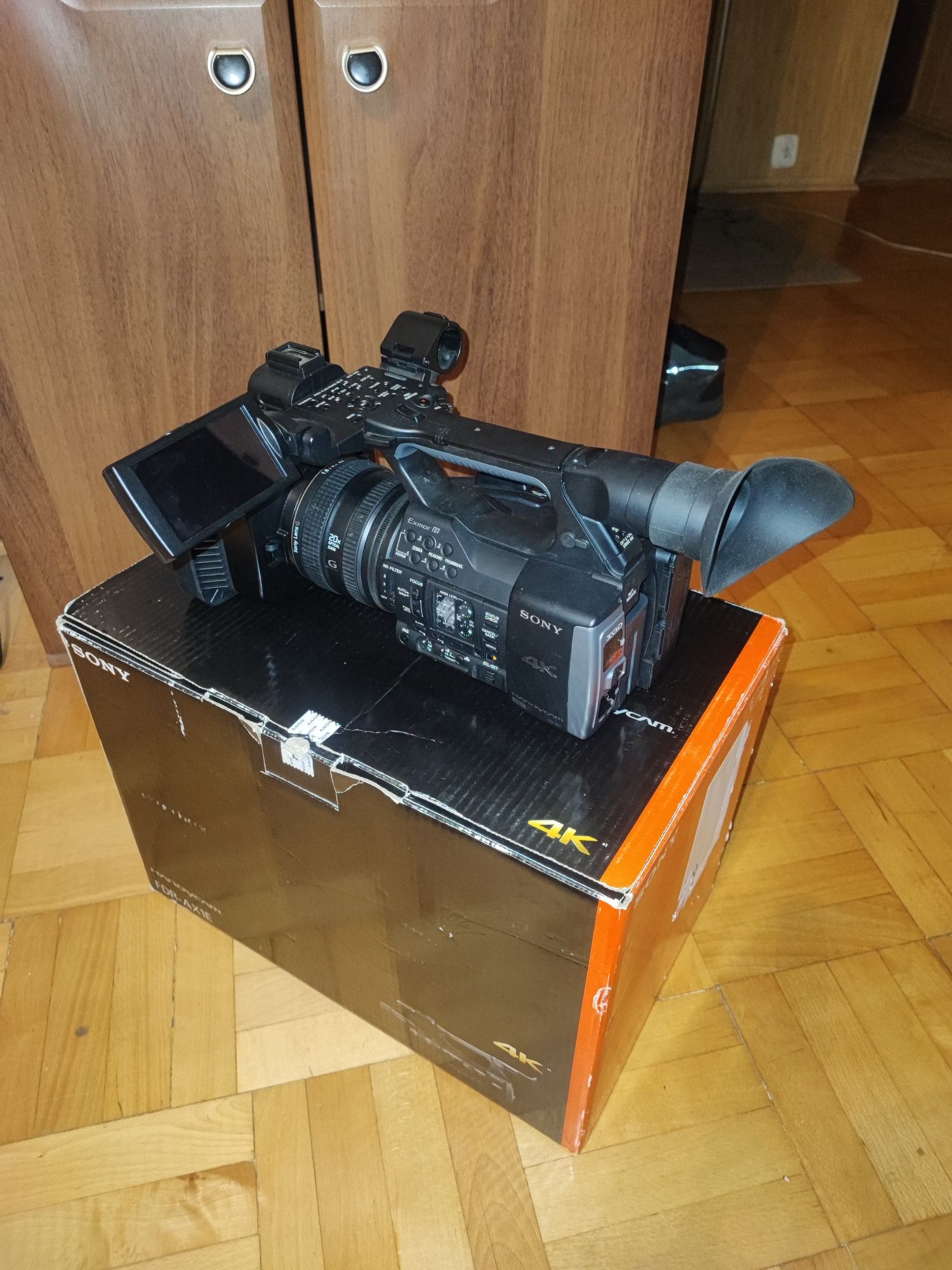 Kamera Sony FDR-AX1E 4K UHD 256Gb SD Profesjonalna