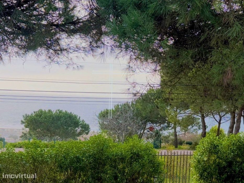 Terreno com 630m2 com vista mar - Capuchos