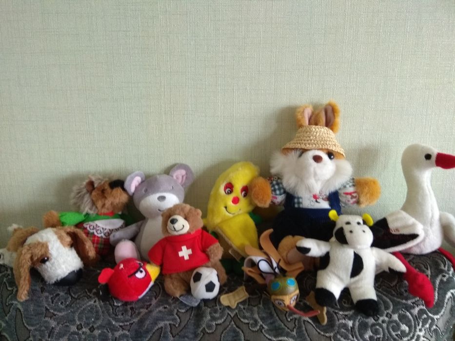 Іграшки м'які різні