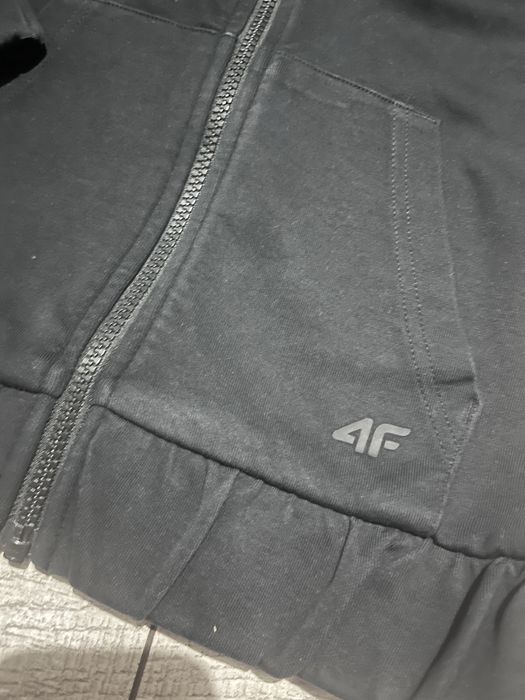 Bluza 4f czarna w bdb stanie