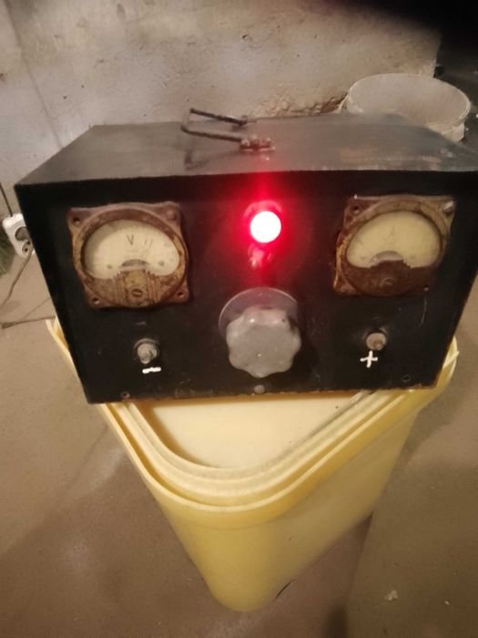 Продам Зарядное устройство