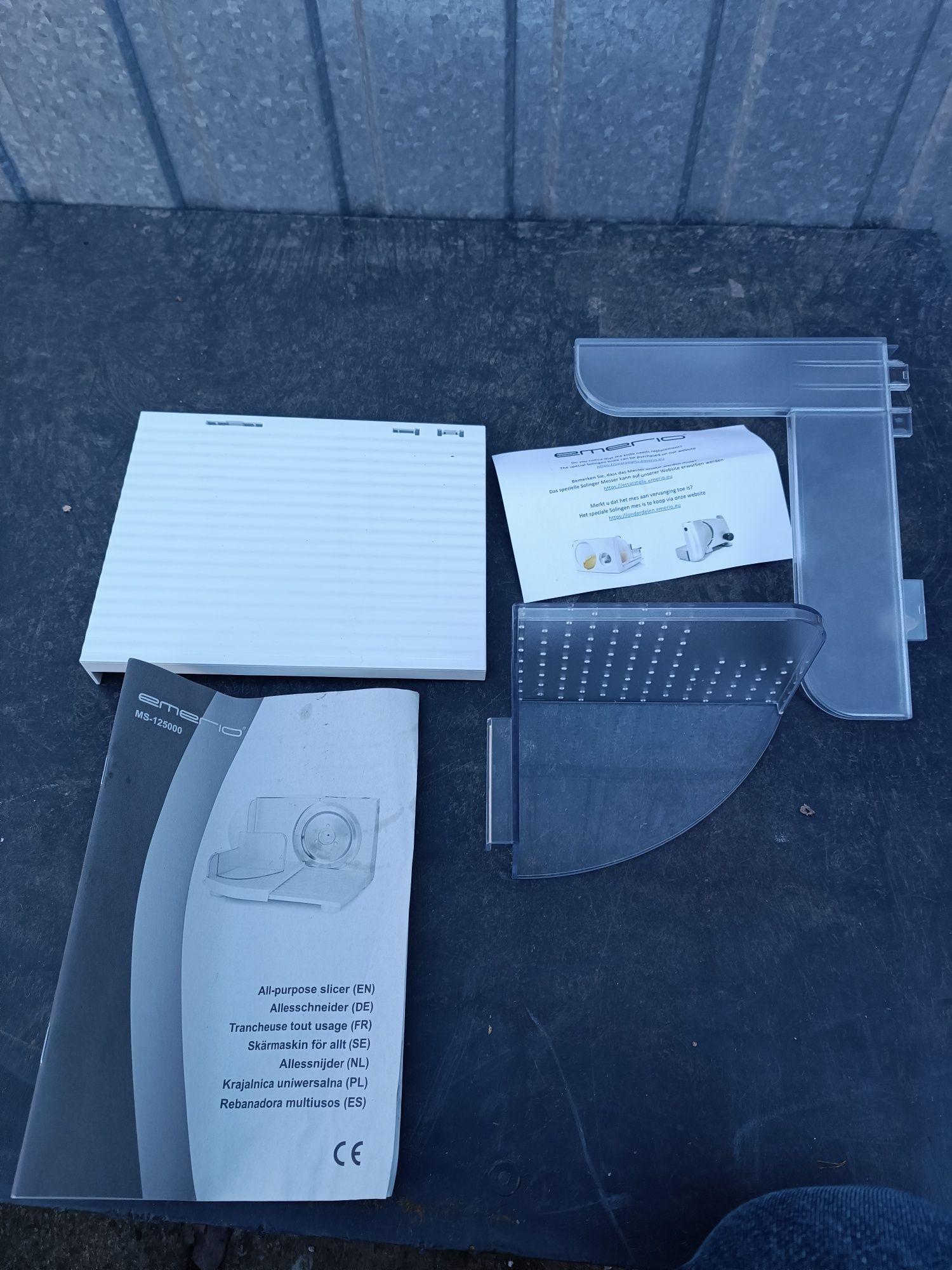 Uniwersalna krajalnica Emerio MS-125000