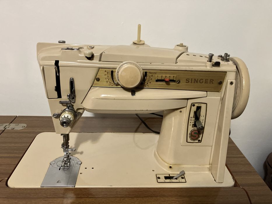 Maquina de costura Singer 411 G