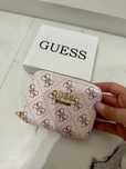 Maly portfel guess pudrowy roz
