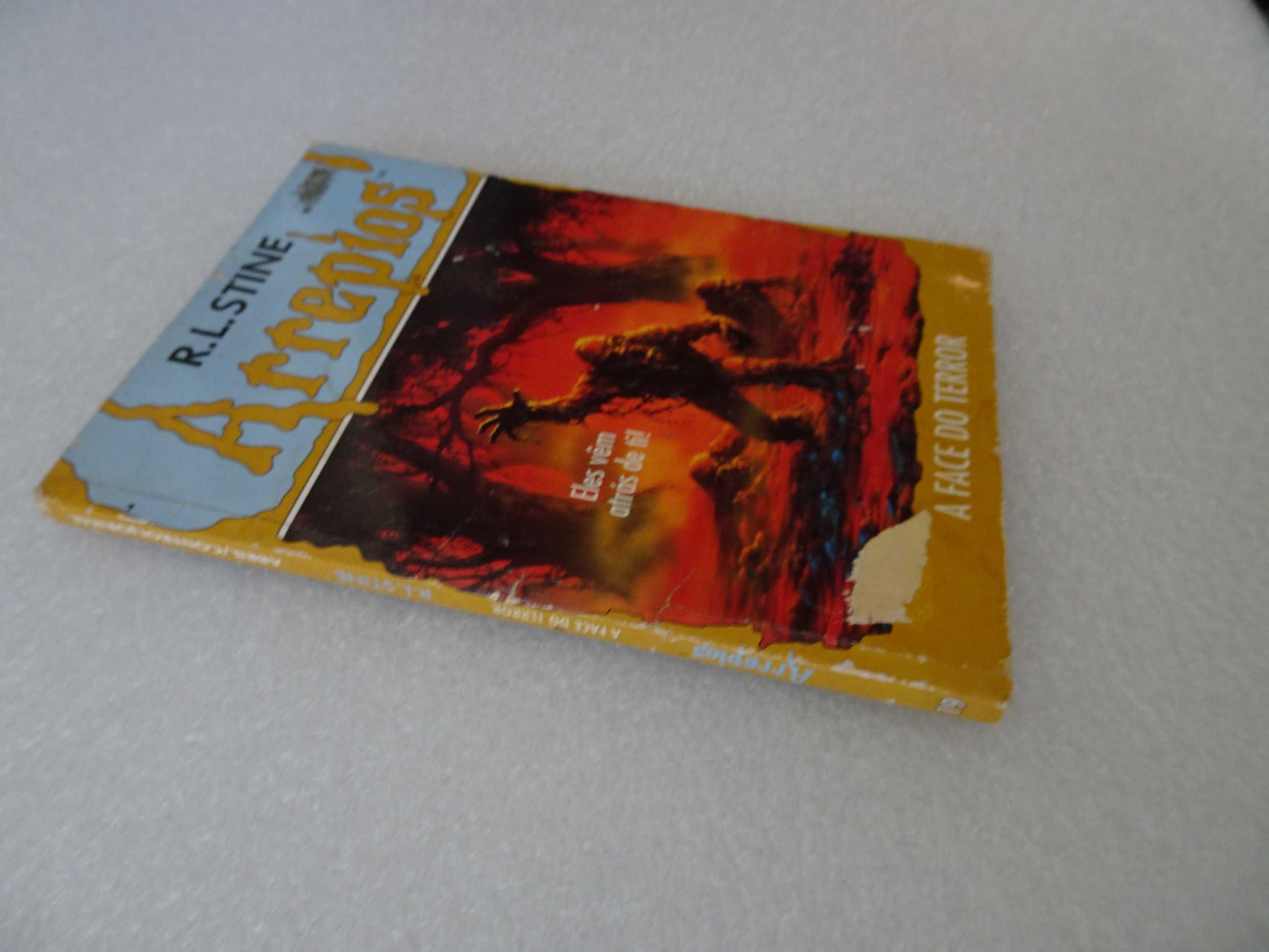 Livro Arrepios - A face do terror - R.L. Stine