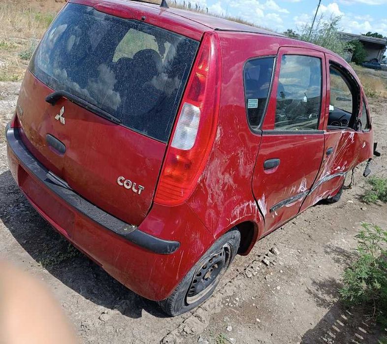 Кузов Mitsubishi Colt Z32A 1.1 2007 красный. Разборка Mitsubishi Colt