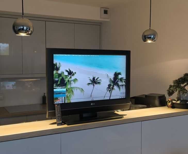 Telewizor LCD 32 cale LG 32LC51