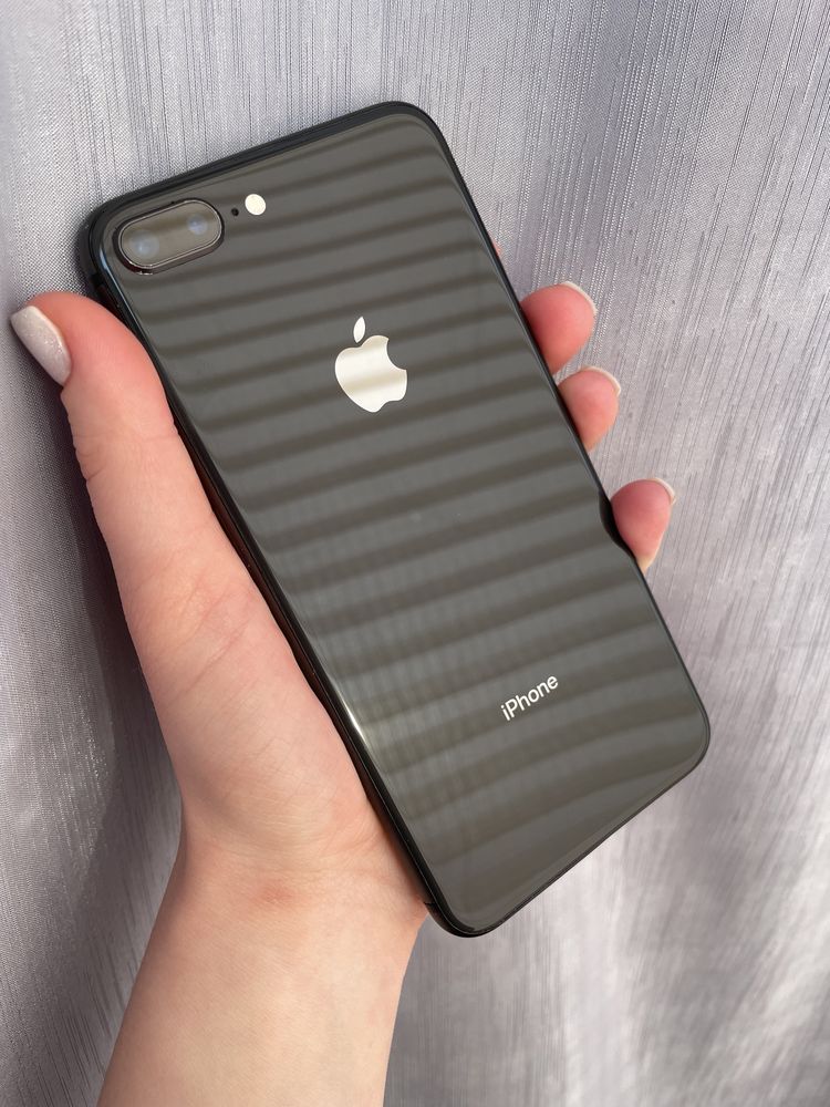 Продам iPhone 8 Plus на 256 Гб