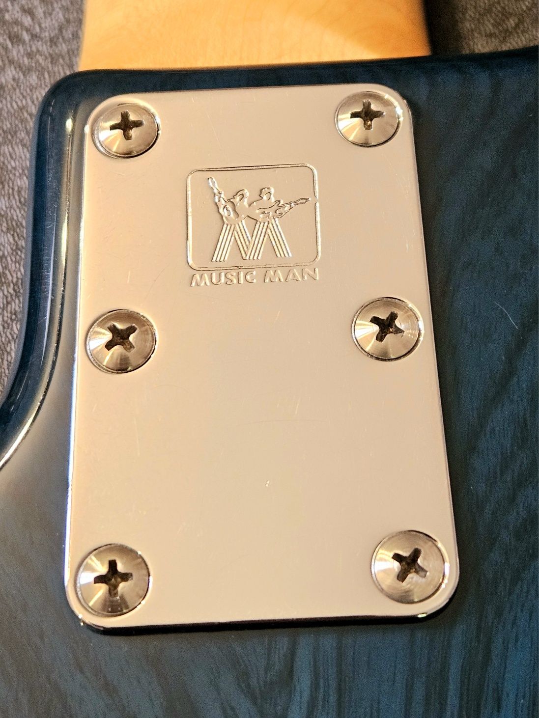 Gitara basowa Music Man Sting Ray 5