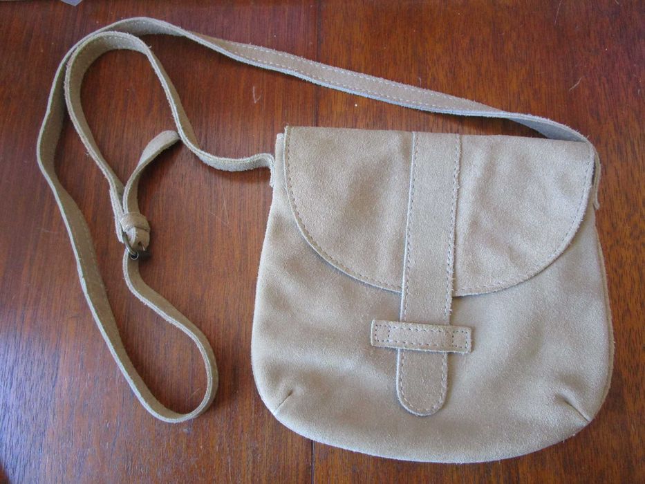 zamszowa torebka Bata [Sprzedaż przeniesiona na \/inted.pl 16zł]