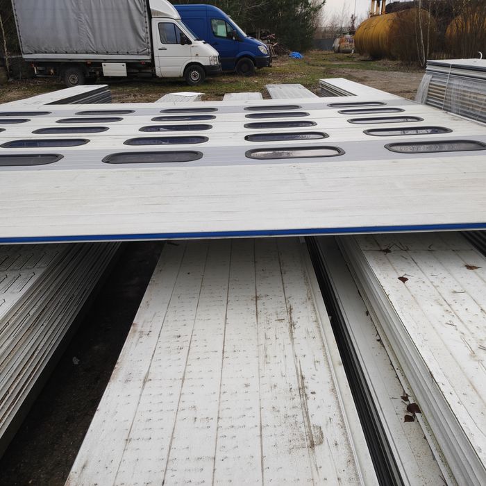 Brama segmentowa 6x4,5 przeszklona plus ewentualnie naped