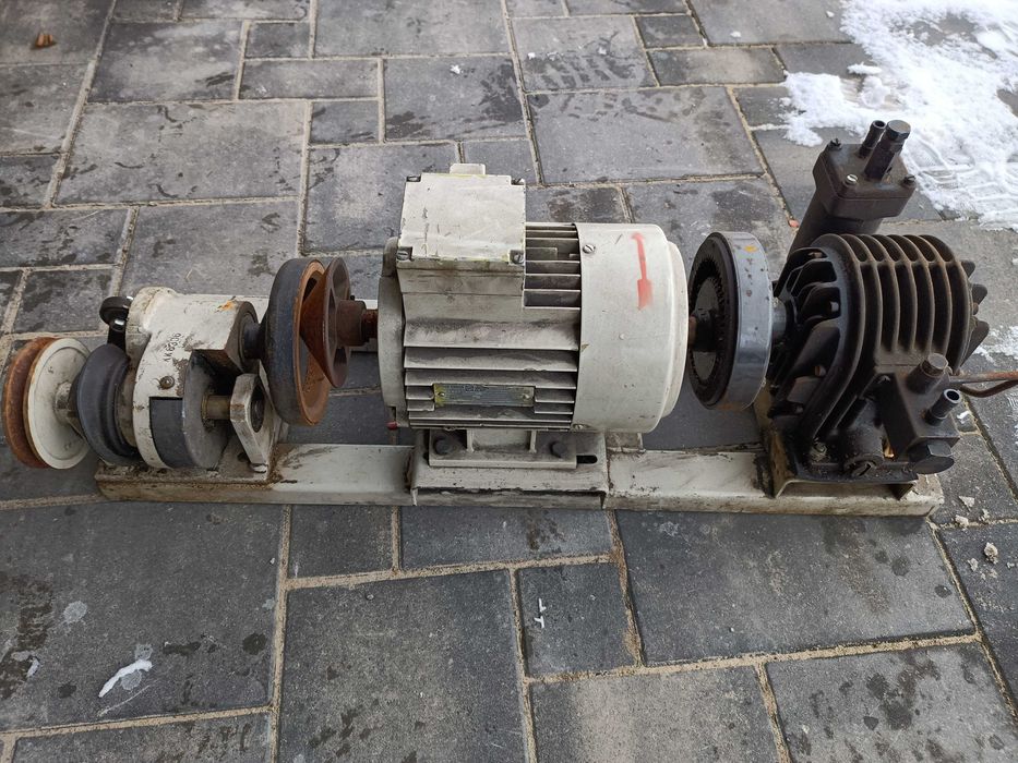 Pompa próżniowa,  napęd variator Adast Romayor..