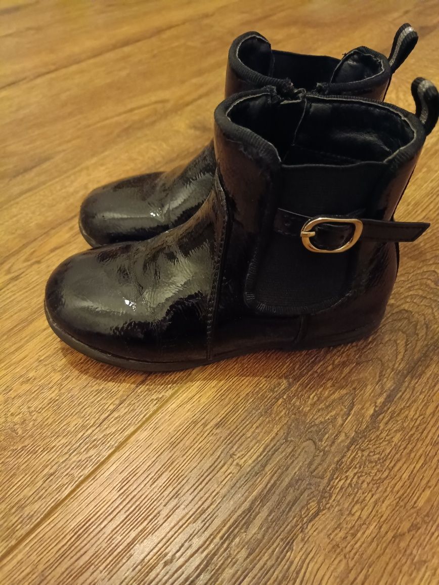 Sztyblety lakierki botki na suwak za kostkę eleganckie 

Stan widoczny