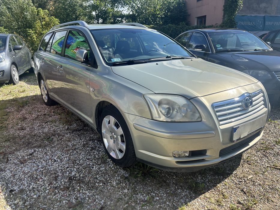 Toyota Avensis 1.8 Benzyna Zarejestrowany