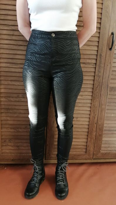 Чорні скінні висока талія