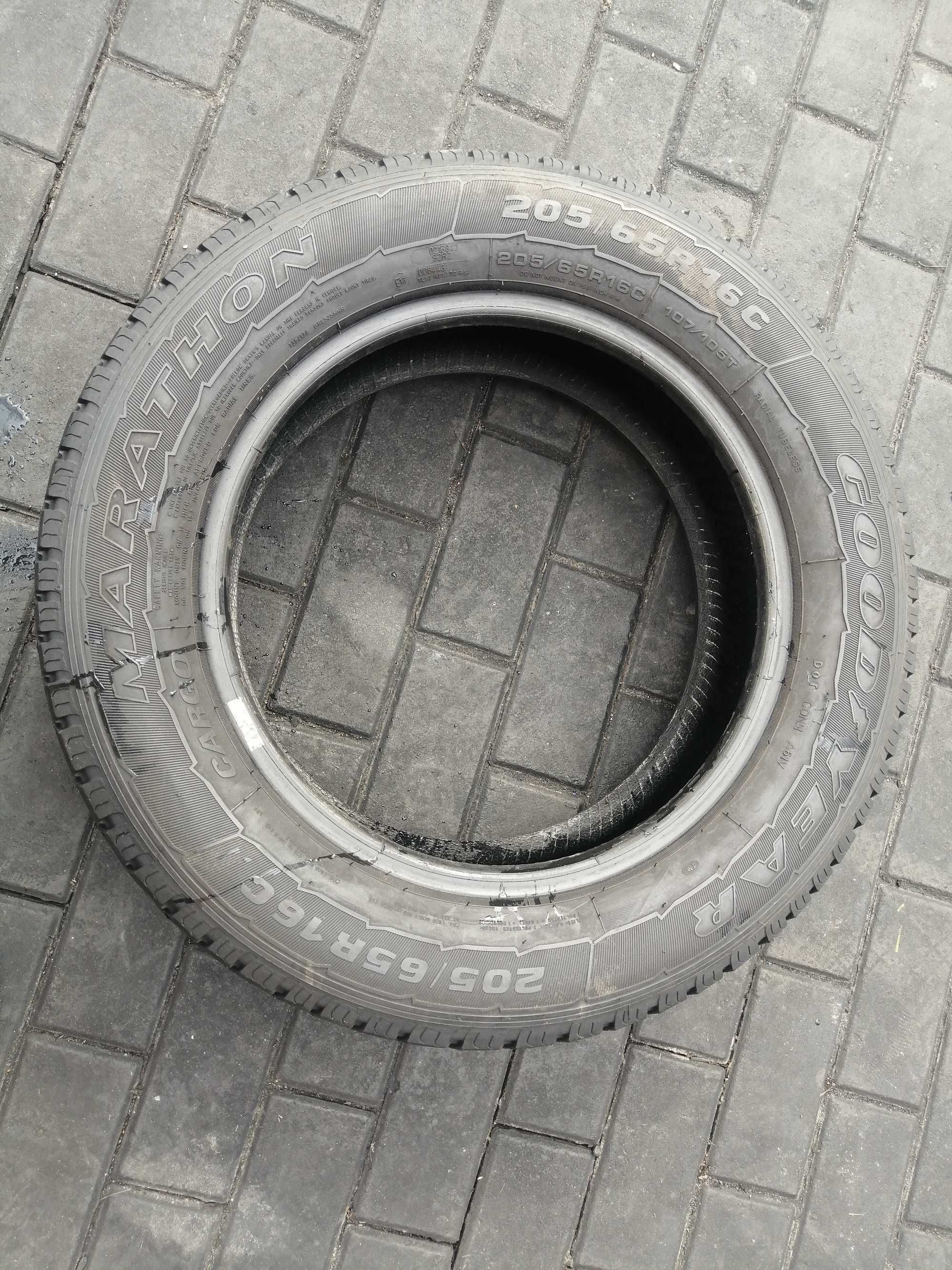 Opony zimowe do Busa Goodyear Marathon 205/65/16C