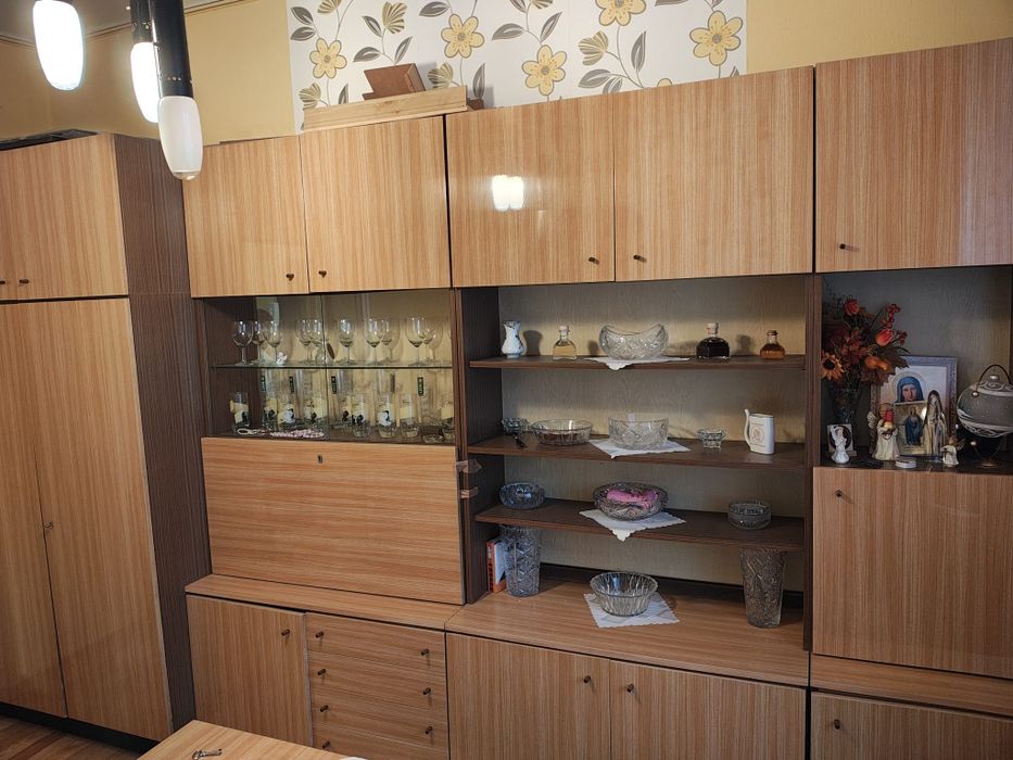 Meblościanka 2 kanapy 2 fotele i 2 pufy