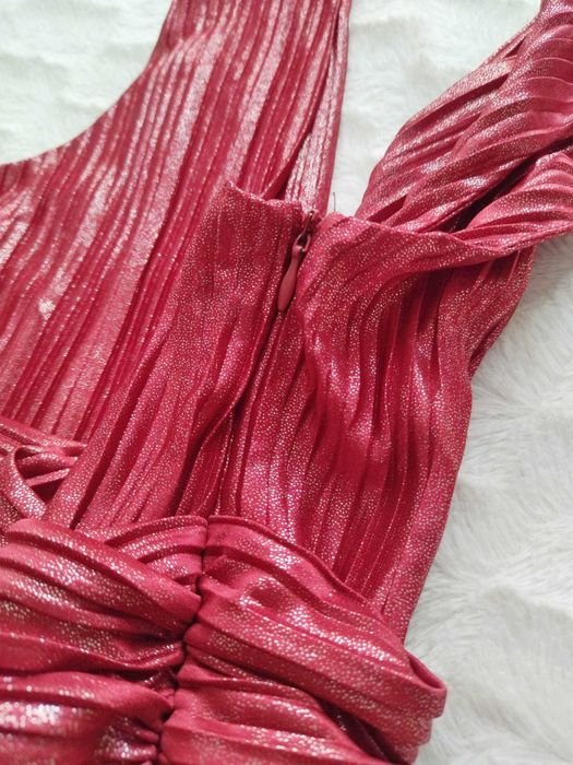 NUANCE r. 34 (XS) - Plisowana Długa Sukienka z Połyskiem Bordowa Nowa