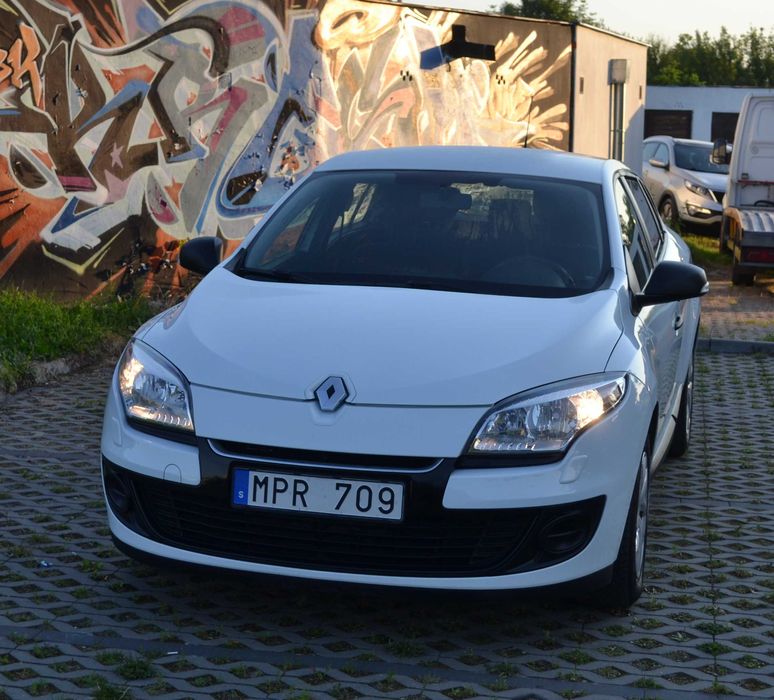 Renault Megane III kombi 2013 rok 1,6 benz tylko 80 tys. km IDEALNY