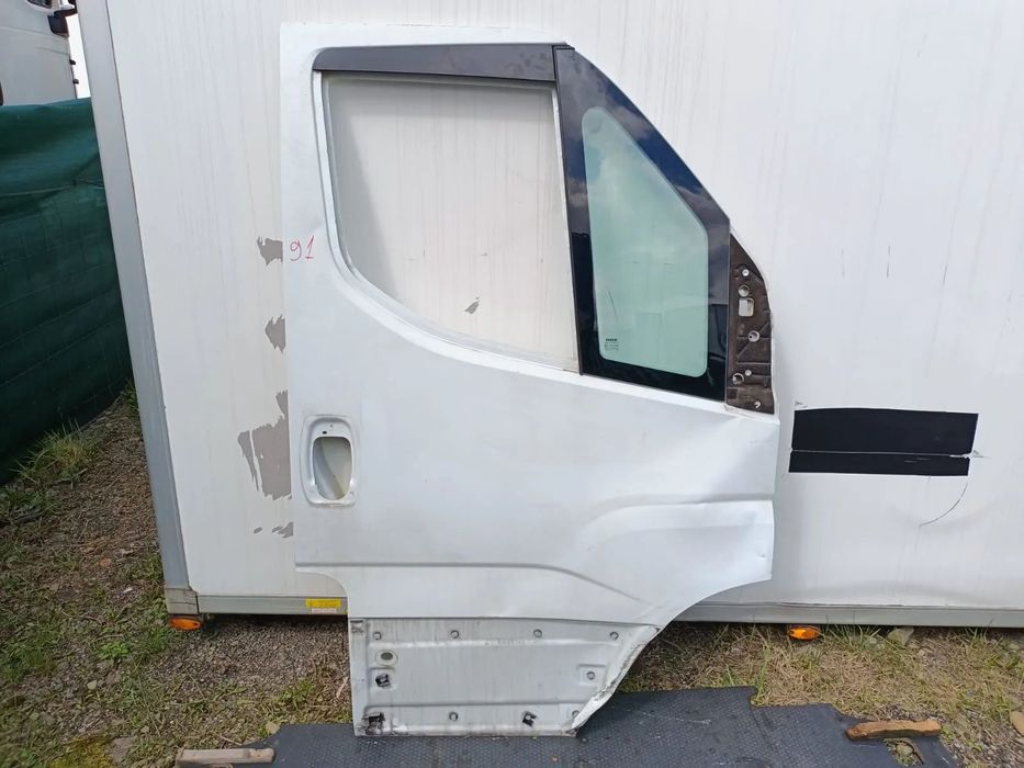 DRZWI PRAWE PRZÓD KABINA IVECO DAILY 14- NR 91