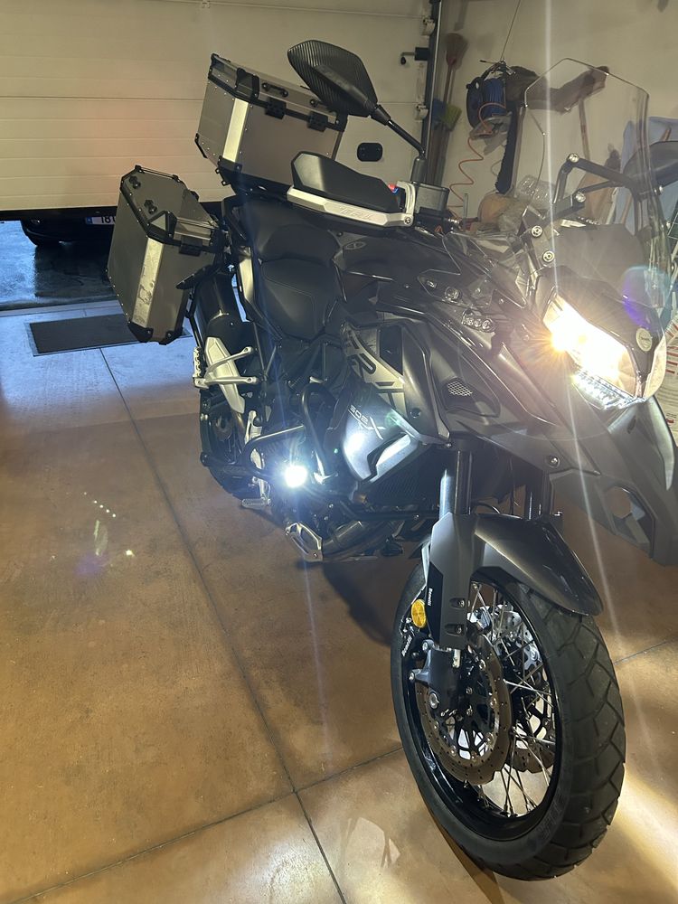 Moto BENELLI TRK502X de 2023