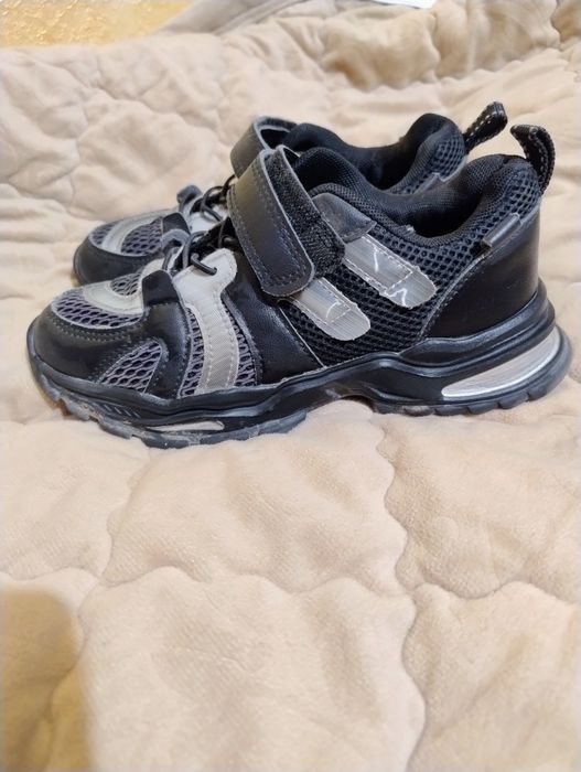 Кросівки для дівчинки