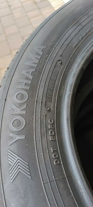 opona letnia 225/60R17 99H Yokohama bluearthve70