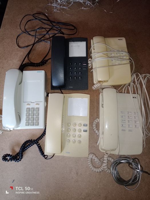 Telefones antigos para decoração ou colecionadores. 10€ cada um.