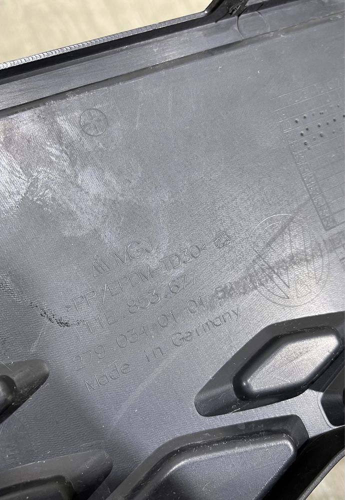 Бампер передний Решетка VW ID.5 ID5 / 2021 2022 2023 г./ 11E853677