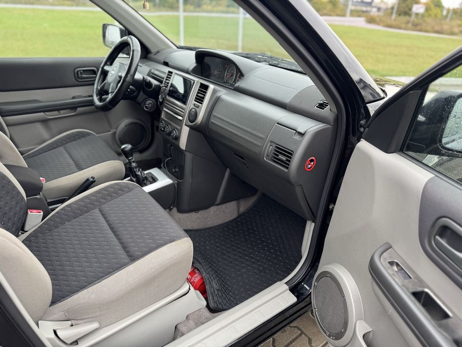 Nissan X-treil 2.2 tdi 100 kw 2004 рік