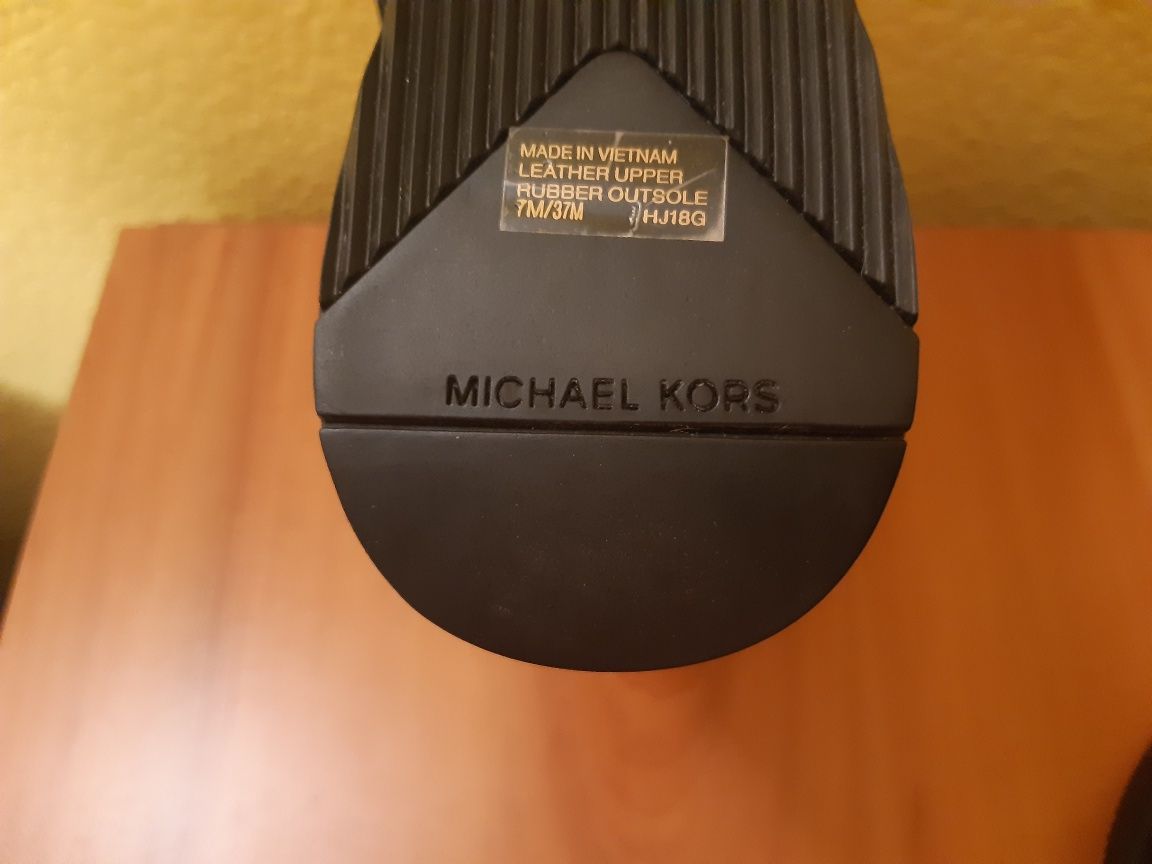 Продаю ботинки Мichael kors, новые!