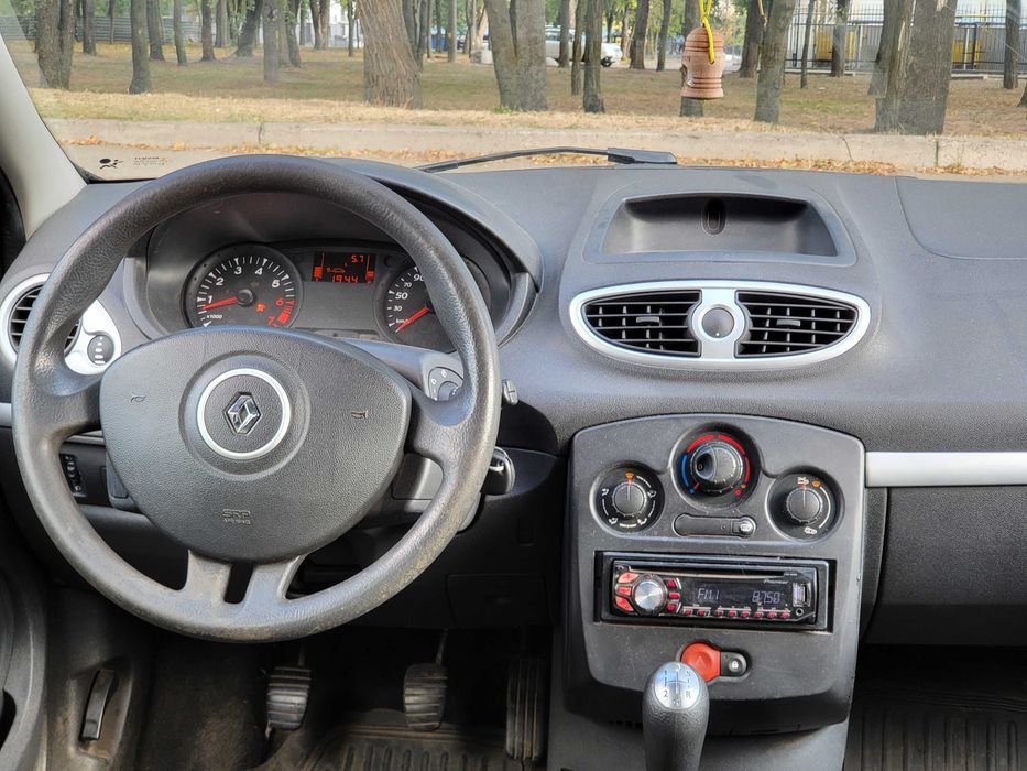 Продам Renault Clio 1.2 2012 ПО ТП