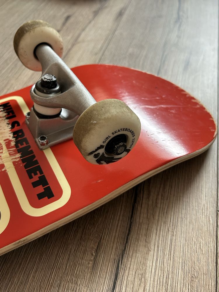 skateboard deska deskorolka Girl (Niels Bennet)