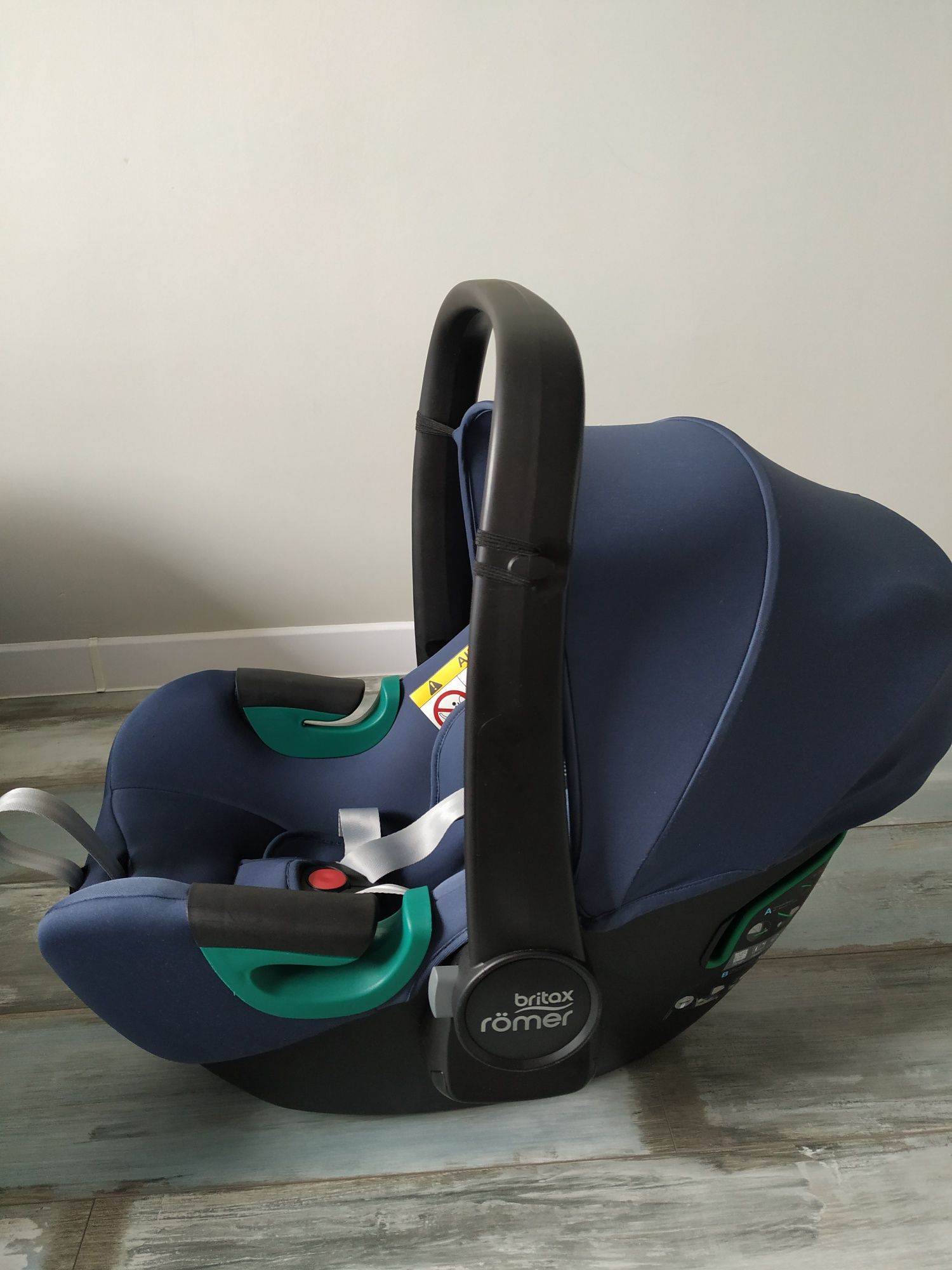 Fotelik nosidełko Britax Römer Safe 3 i-Size