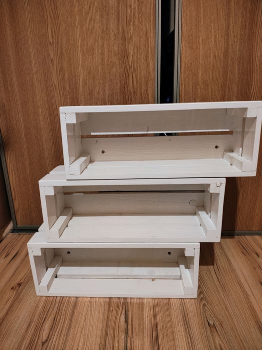 Skrzynki półki białe drewniane