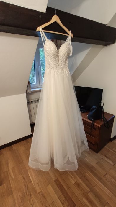 Suknia ślubna z kryształkami Swarovskiego