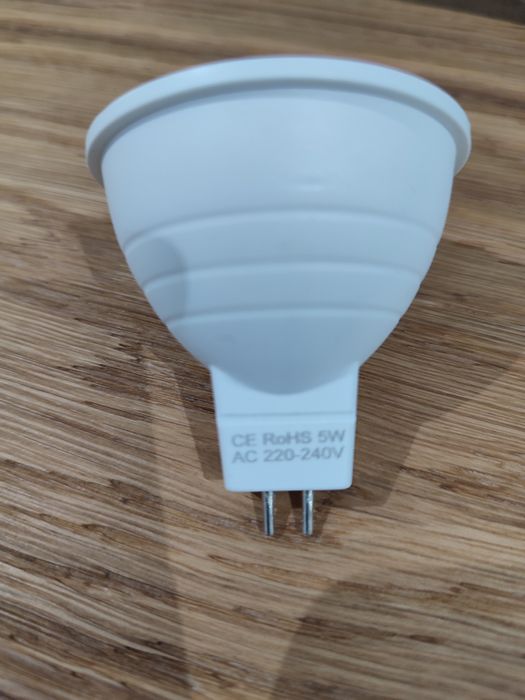 7 LED's MR16-6SMD-2835

AC 220-240V

CE ROHS

120°

White