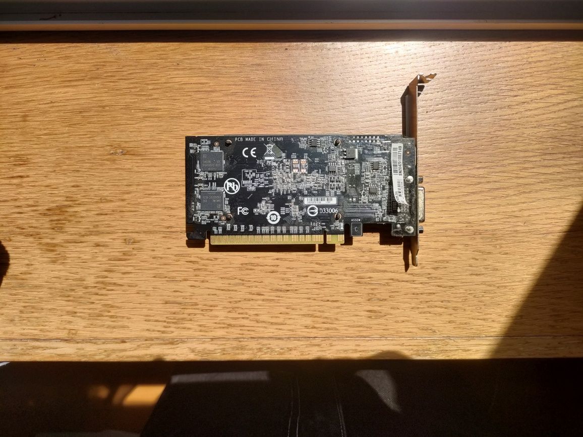 NVIDIA Gt 710 2gb Ddr5 Placa de video como nova