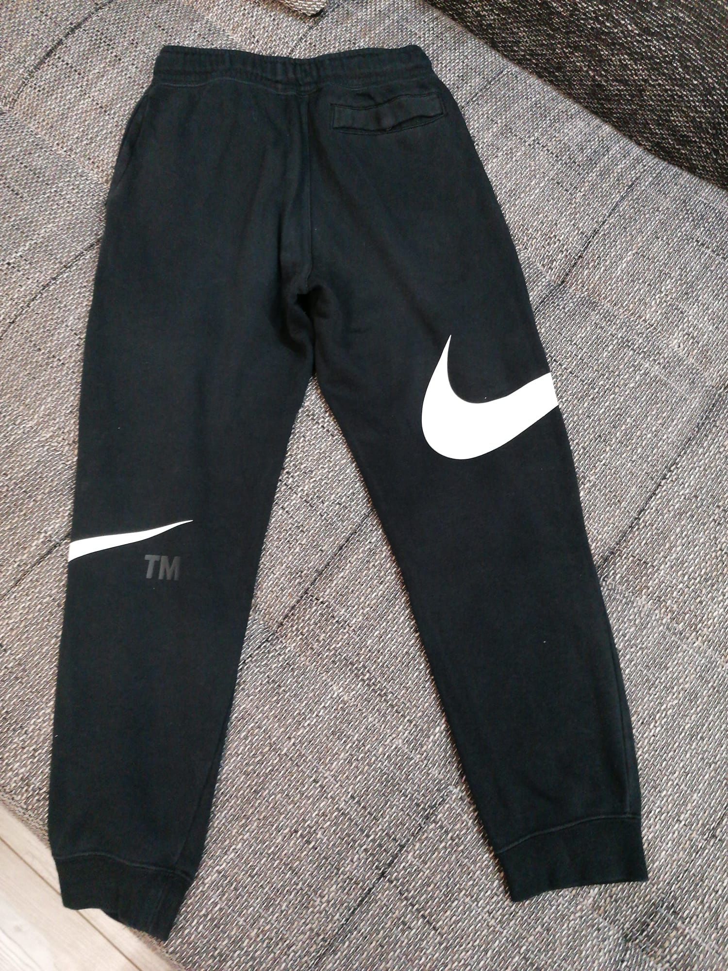Dres Nike roz.L(147-158)