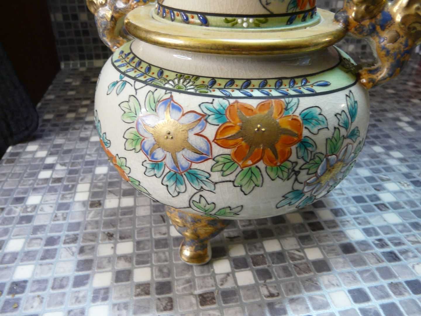 Stara chińska porcelana - waza na nóżkach