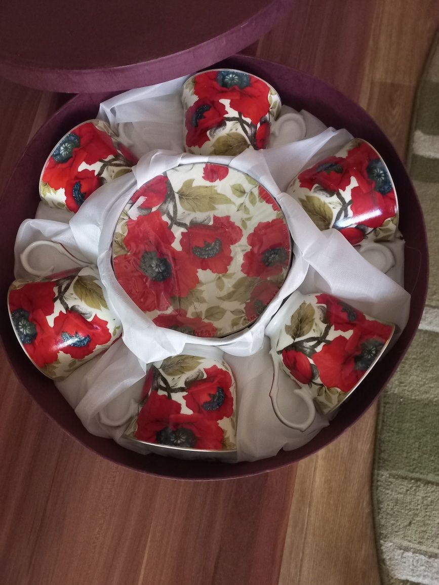 Чайный сервиз на 6 персон