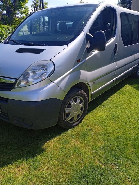 Opel Vivaro Bus Opel Vivaro 9 osobowy 2011
