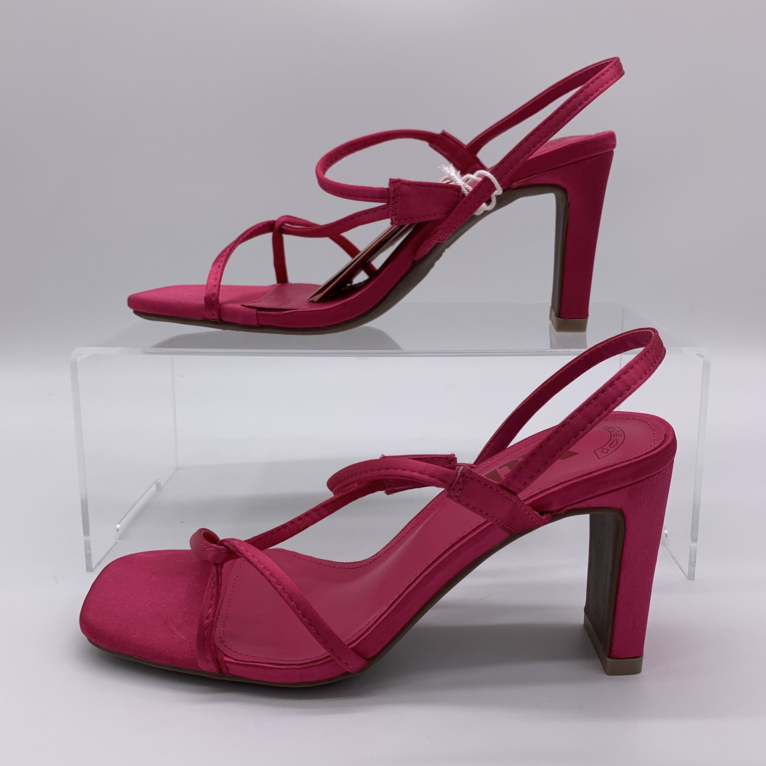 Buty sandały na obcasie damskie XTI rozmiar 36 kolor różowy