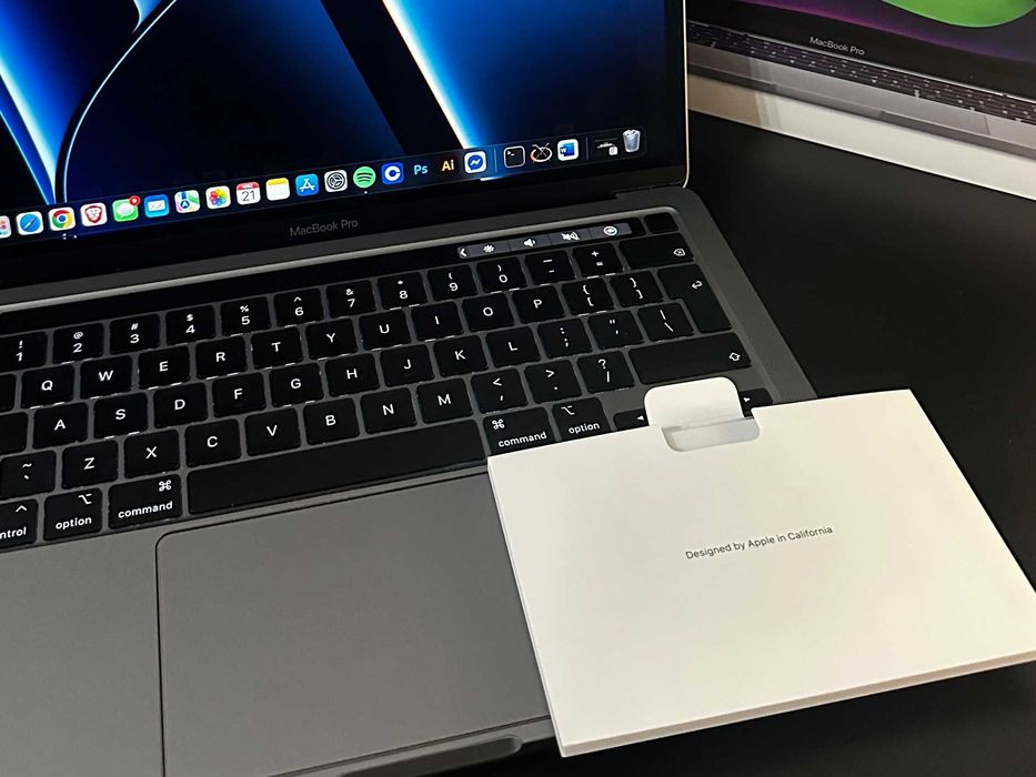 MacBook Pro 13” A2338 M1 / 16 GB RAM / 1 TB SSD