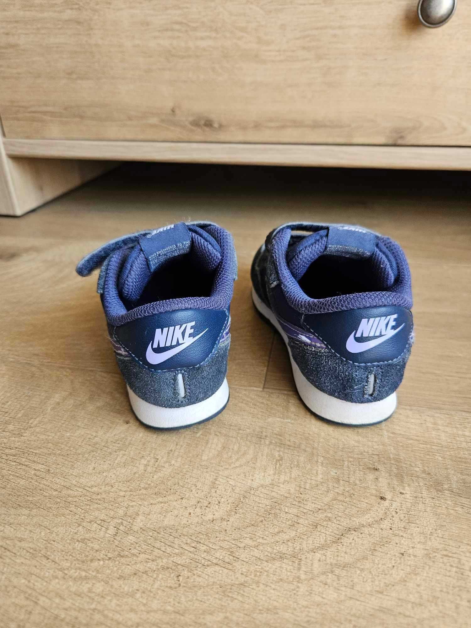 Buty dziecięce Nike adidasy rozm. 25