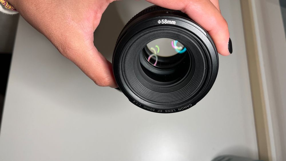 Máquina fotográfica Canon EOS 2000D + 2 Objetivas