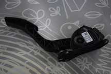 potencjometr gazu pedał SUZUKI VITARA II lift 1.9 DDIS 09r.15900.65J02