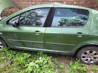 Разборка, шрот Peugeot 307 мотор, дверь, стойки, цапфа, салон.